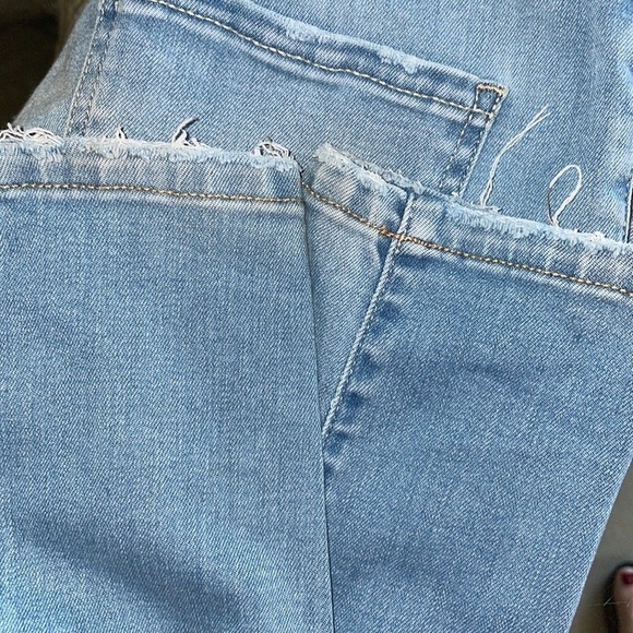 Arizona Jean Co Light Wash Distressed Skinny Ankle Blue Jeans Size 3 - Picture 6 of 6
